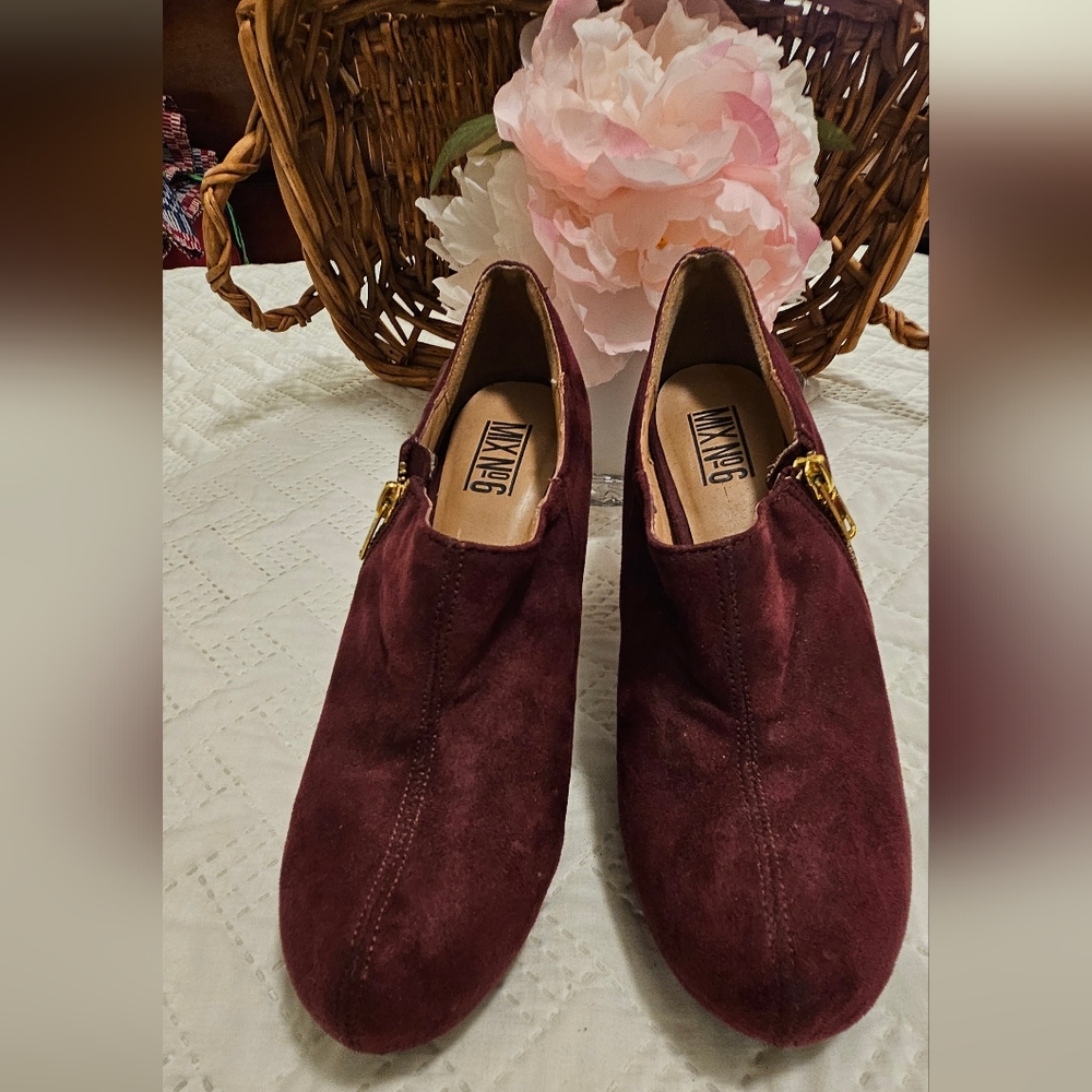 MIX NO 6 - BURGUNDY PLATFORM FAUX SUEDE BOOTIES - NIB - Size 7.5